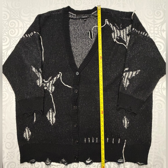 Torrid Mystic Moths 5X Black White Distressed Button Up Cardigan White Accents - Picture 12 of 15